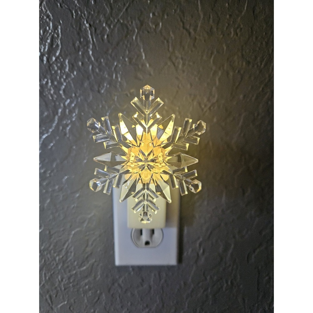 Bath & Body Works Snowflake Wallflower Plug In Nightlight Winter Holiday